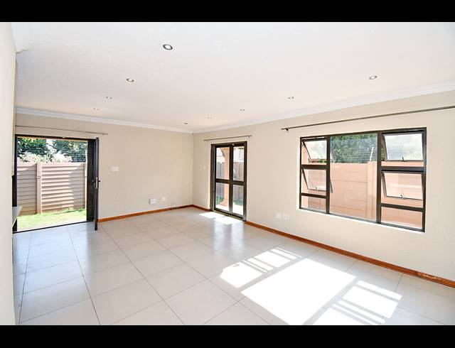 3 BEDROOM TOWNHOUSE TO LET IN LINDEN